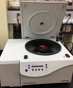 picture of the Eppendorf Centrifuge 5804R